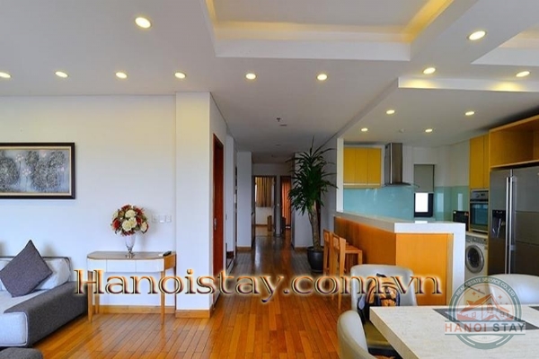 Cho thuê căn hộ Duplex Penthouse Tây Hồ với ban công