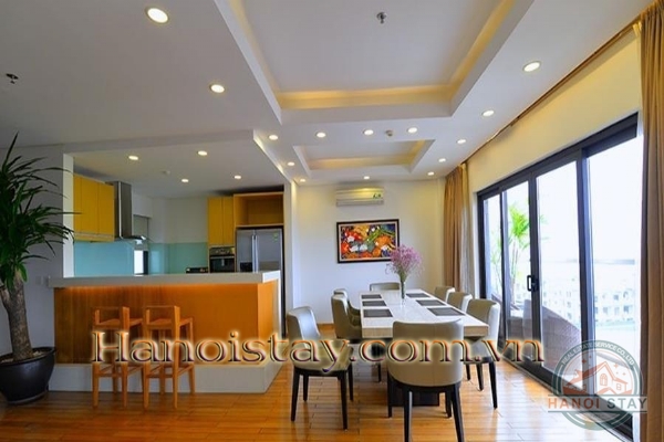 Cho thuê căn hộ Duplex Penthouse Tây Hồ với ban công