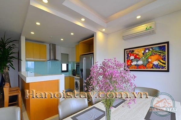 Cho thuê căn hộ Duplex Penthouse Tây Hồ với ban công