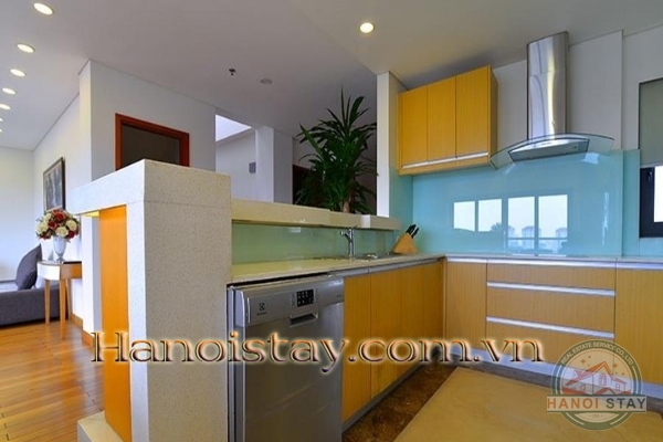 Cho thuê căn hộ Duplex Penthouse Tây Hồ với ban công