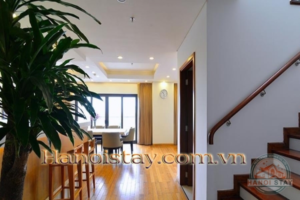 Cho thuê căn hộ Duplex Penthouse Tây Hồ với ban công