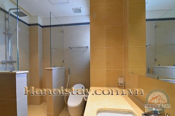 Cho thuê căn hộ Duplex Penthouse Tây Hồ với ban công