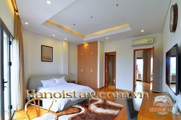 Cho thuê căn hộ Duplex Penthouse Tây Hồ với ban công