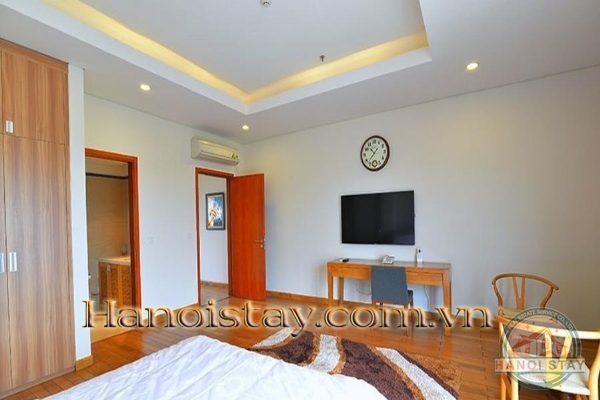 Cho thuê căn hộ Duplex Penthouse Tây Hồ với ban công