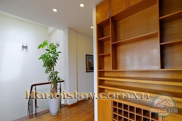 Cho thuê căn hộ Duplex Penthouse Tây Hồ với ban công