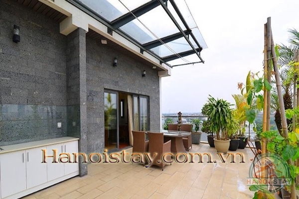 Cho thuê căn hộ Duplex Penthouse Tây Hồ với ban công