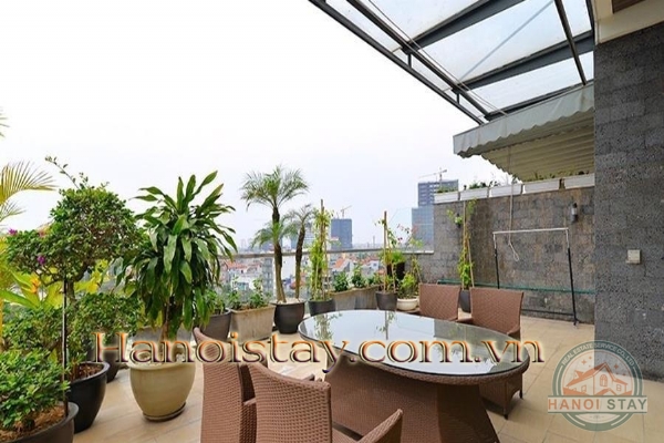 Cho thuê căn hộ Duplex Penthouse Tây Hồ với ban công