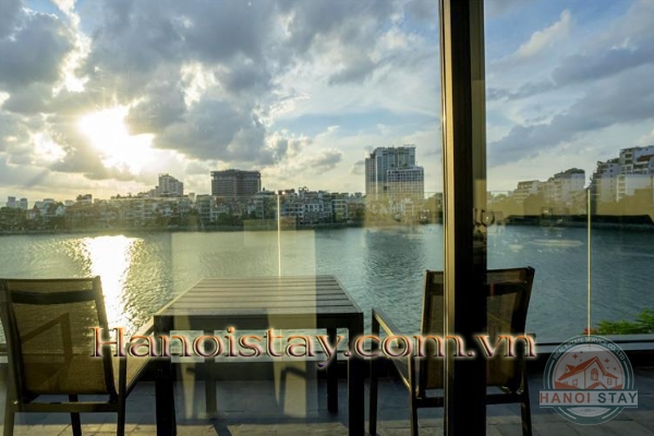 Cho thuê căn hộ cao cấp view Hồ Tây, mở cửa là đắm chìm vào không gian xanh mát 2