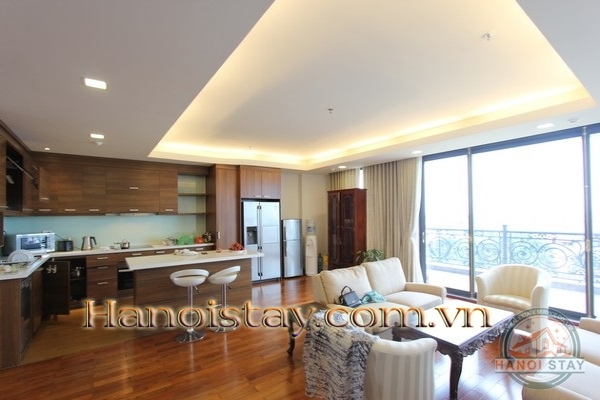 Cho thuê căn hộ dịch vụ cao cấp 3PN view hồ tây lãng mạn kv Xuân Diệu, Tây hồ với ban công lớn 20