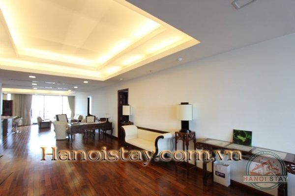 Cho thuê căn hộ dịch vụ cao cấp 3PN view hồ tây lãng mạn kv Xuân Diệu, Tây hồ với ban công lớn 24