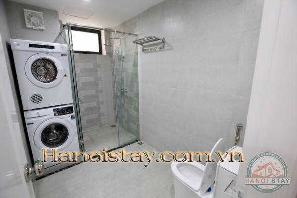 Cho thuê Căn hộ dịch vụ Hà Nội hoàn hảo cho người độc thân với ban công rộng 13