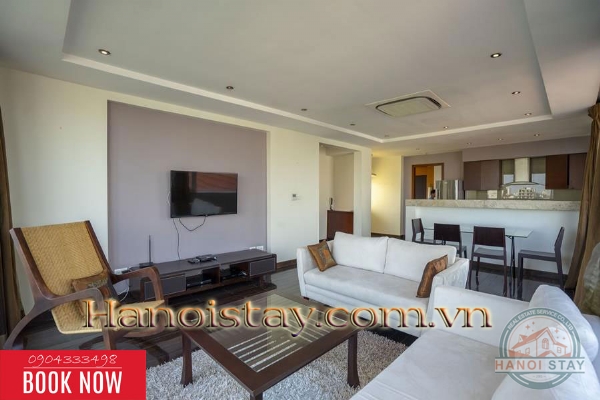 Cho thuê căn hộ cao cấp view Hồ Tây với ban công hiếm có ngắm cảnh hoàng hôn 3