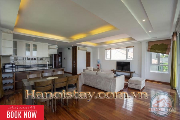 Cho thuê căn hộ Tây Hồ, sang, xịn, tiện nghi, với 3 PN cùng view hồ Tây đắt giá 4