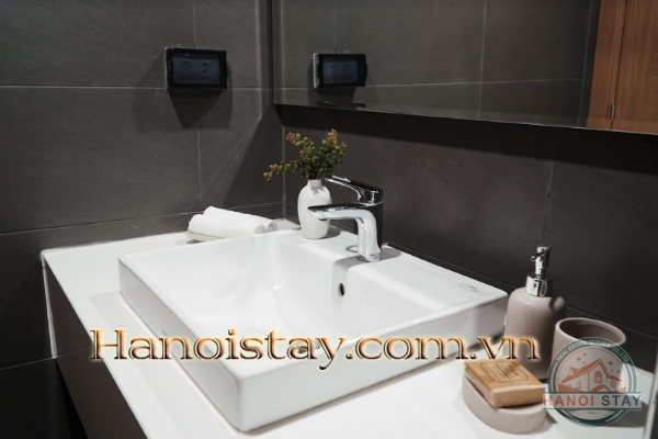Cho thuê căn hộ mang hơi thở Đông Dương với giá hợp lý tại Liễu Giai, Ba Đình 12
