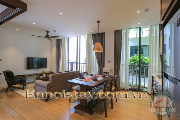 Cho thuê căn hộ dịch vụ 2PN Hoàn Kiếm với gam màu trầm sang trọng 20