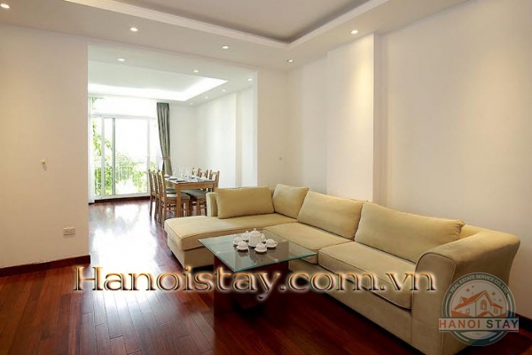 Cho thuê căn hộ 3 phòng ngủ view hồ tây 1