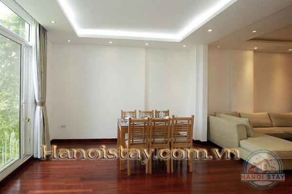 Cho thuê căn hộ 3 phòng ngủ view hồ tây 2