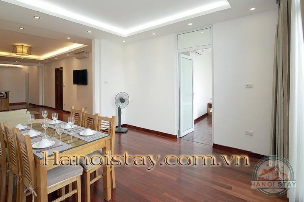 Cho thuê căn hộ 3 phòng ngủ view hồ tây 3