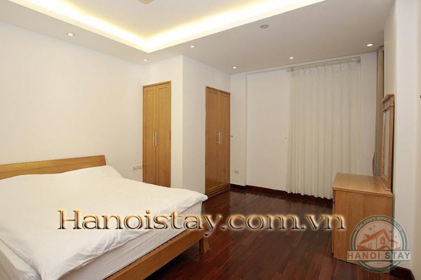 Cho thuê căn hộ 3 phòng ngủ view hồ tây 12
