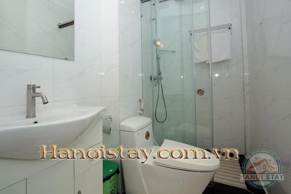 Cho thuê căn hộ 3 phòng ngủ view hồ tây 9