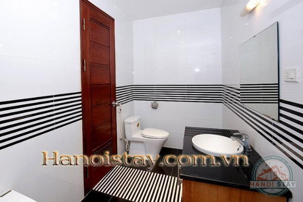 Cho thuê căn hộ 3 phòng ngủ view hồ tây 13