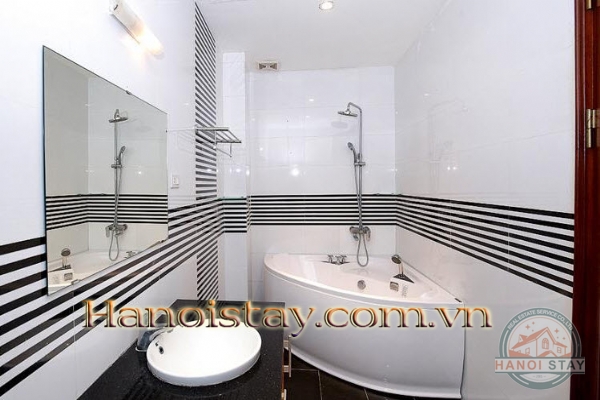 Cho thuê căn hộ 3 phòng ngủ view hồ tây 14