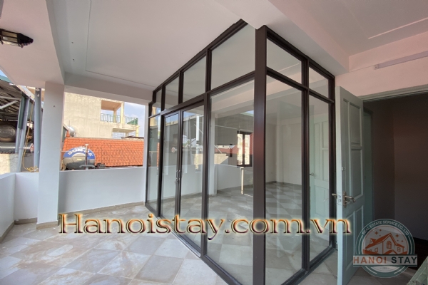 Chuyển nhượng nhà 5 tầng, lô góc trong ngõ 399 Âu Cơ, quận Tây Hồ 3