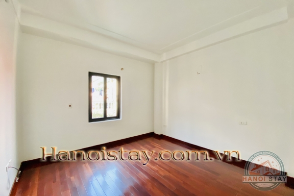 Chuyển nhượng nhà 5 tầng, lô góc trong ngõ 399 Âu Cơ, quận Tây Hồ 5