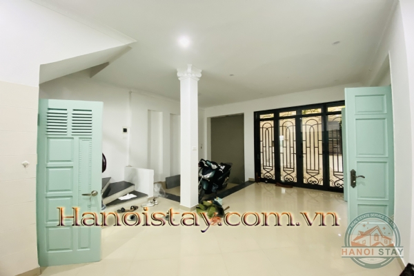 Chuyển nhượng nhà 5 tầng, lô góc trong ngõ 399 Âu Cơ, quận Tây Hồ 10