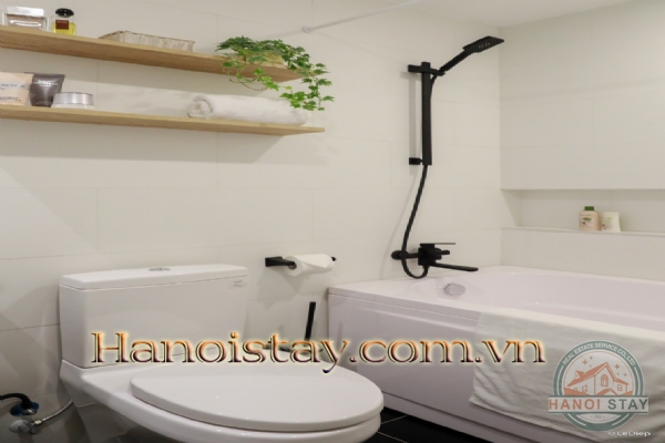 Cho thuê căn hộ dịch vụ cao cấp với 1 phòng ngủ gần văn miếu Quốc Tử Giám 2