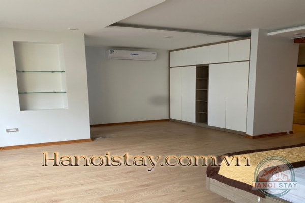 Căn hộ dich vụ 1 phòng ngủ tại Trúc Bạch cho thuê giá rẻ, full nội thất 3
