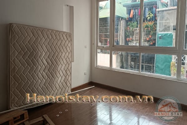 Chuyển nhượng nhà mặt phố Nam Ngư, quận Hoàn Kiếm, vừa ở vừa kinh doanh được 4