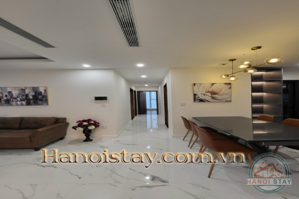 Cho thuê căn hộ 3 phòng ngủ Vinhomes Skylake, đây là căn góc, tầng cao 2