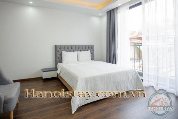 Căn hộ dịch vụ 2 phòng ngủ với ban công cực rộng và view thoáng cho người nước ngoài thuê 13