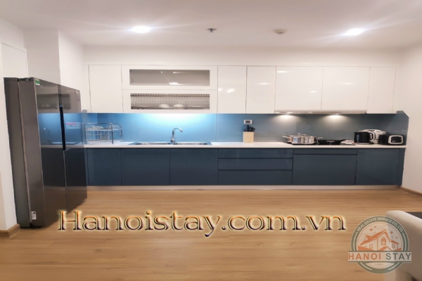 Cho thuê căn hộ 2 phòng ngủ, M2 Vinhomes Metropolis view hồ, giá cạnh tranh 24