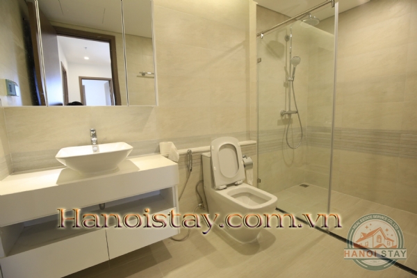 Căn hộ chính chủ tại VInhome Metropolis 3 phòng ngủ, tầng 27,view hồ cho thuê 1
