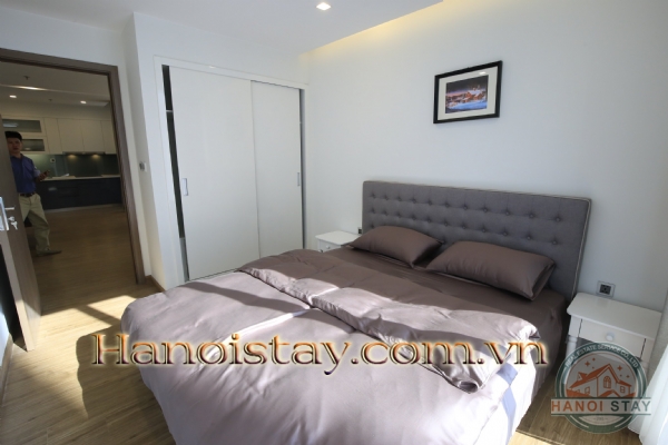 Căn hộ chính chủ tại VInhome Metropolis 3 phòng ngủ, tầng 27,view hồ cho thuê 18