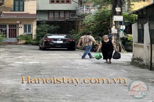 Cần bán gấp căn nhà 4 tầng tại Ngọc Hà - Hà Nôi, diện tích 178m2, sổ đỏ chính chủ 2