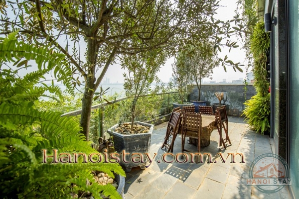 Căn hộ cao cấp với 2 phòng ngủ, view hồ Tây cho thuê ngắn hạn hoặc dài hạn 15
