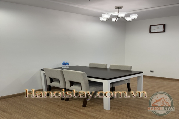 Căn hộ M1 Vinhomes Metropolis 2 phòng ngủ cho người nước ngoài thuê 2