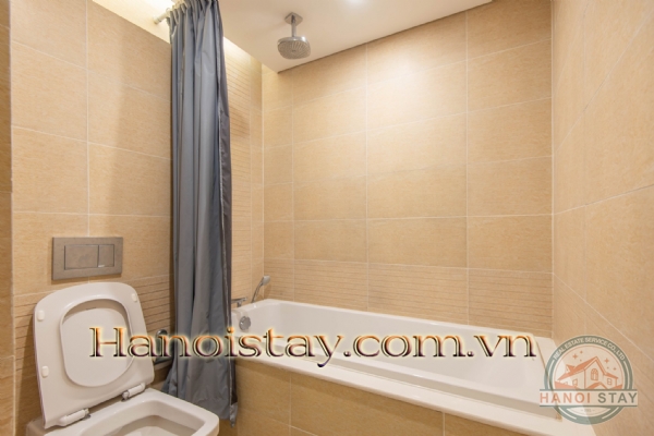 Căn hộ M2 Vinhomes Metropolis cho người nước ngoài thuê giá rẻ, full đồ cao cấp 1