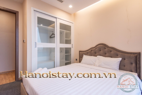 Cho thuê căn hộ 2 phòng ngủ tại Vinhome Metropolis, tòa M2, tầng trung, full đồ 10