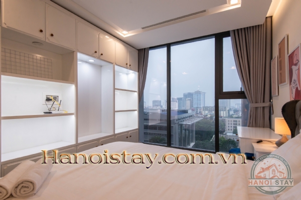 Cho thuê căn hộ 2 phòng ngủ tại Vinhome Metropolis, tòa M2, tầng trung, full đồ 12
