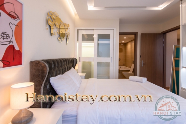Cho thuê căn hộ 2 phòng ngủ tại Vinhome Metropolis, tòa M2, tầng trung, full đồ 14