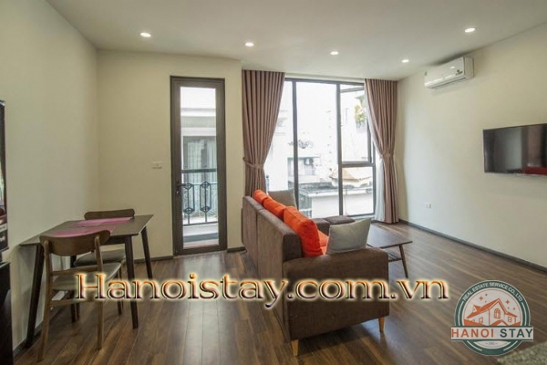 Căn hộ 2 phòng ngủ, nhiều ánh sáng cho thuê tại phố Từ Hoa, quận Tây Hồ 1
