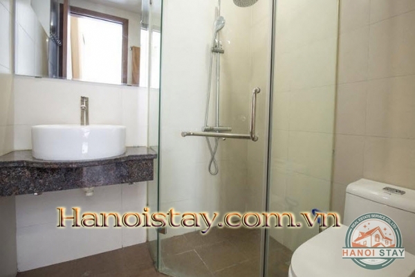 Căn hộ 2 phòng ngủ, nhiều ánh sáng cho thuê tại phố Từ Hoa, quận Tây Hồ 13