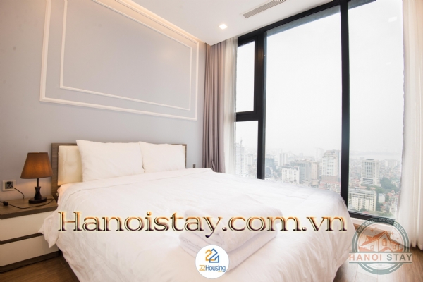 Cho thuê căn hộ 2 phòng ngủ tại Vinhome Metropolis, tầng cao, view trực diện Hồ Tây 9