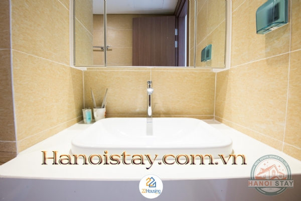 Cho thuê căn hộ 2 phòng ngủ tại Vinhome Metropolis, tầng cao, view trực diện Hồ Tây 16