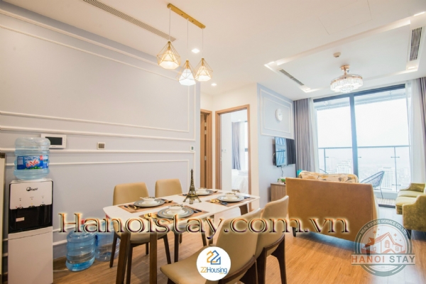 Cho thuê căn hộ 2 phòng ngủ tại Vinhome Metropolis, tầng cao, view trực diện Hồ Tây 1