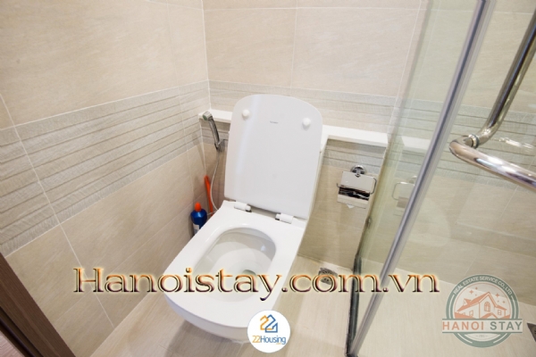 Cho thuê căn hộ 2 phòng ngủ tại Vinhome Metropolis, tầng cao, view trực diện Hồ Tây 5